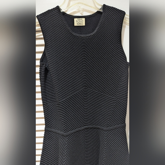 Torn by Ronny Kobo - Picture 3 of 5